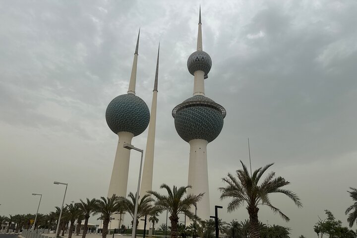 Discover Kuwait: Full-Day Landmarks Tour + Delicious Meal