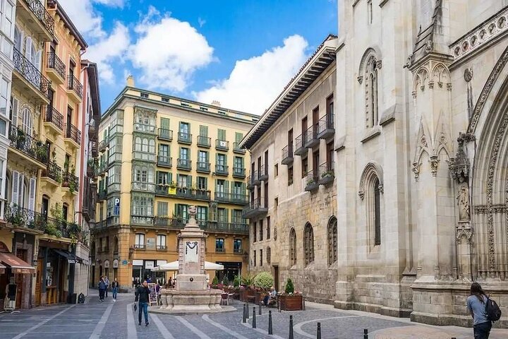 San Sebastian, Bilbao, and Guggenheim Tour from Biarritz