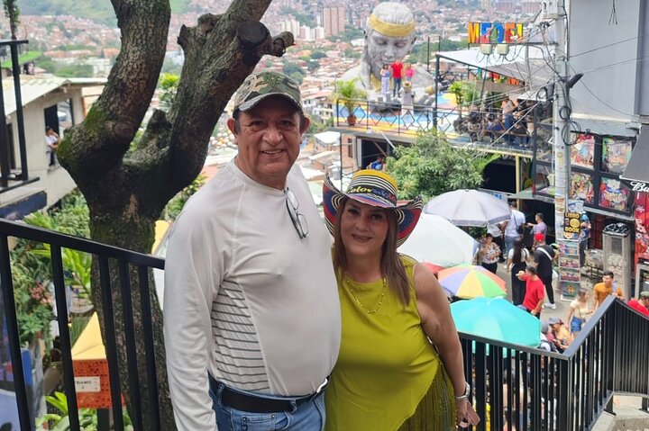Comuna 13 Tour with Cable Car Ride
