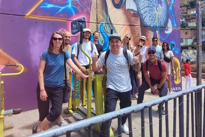 Comuna 13 Tour with Cable Car Ride