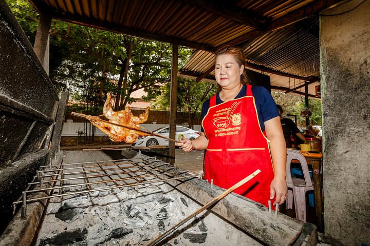 Prabang Plates Food Tour with 15+ Tastings