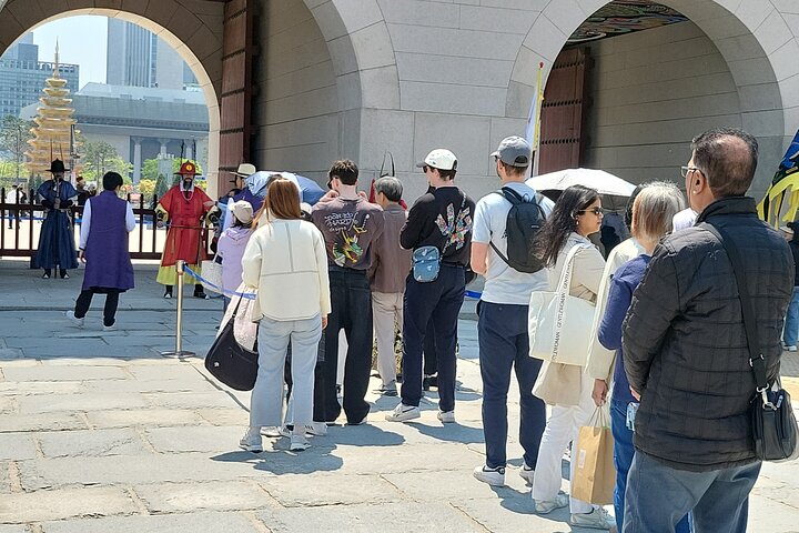 Half or Day Private Tour For Cruise Incheon and Seoul City Tour