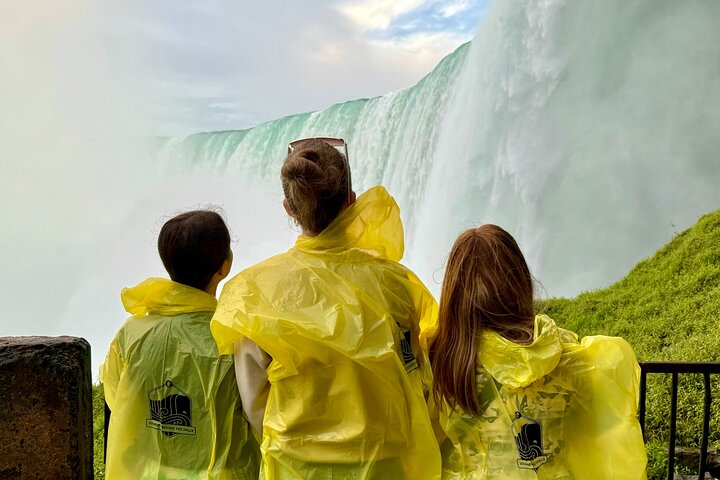 Niagara Falls Canada Day Tour From Toronto + Boat Cruise Option
