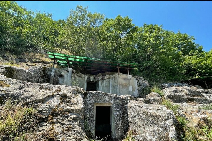 UNESCO Heritage Tour: Ancient Lin & Royal Tombs of Selca