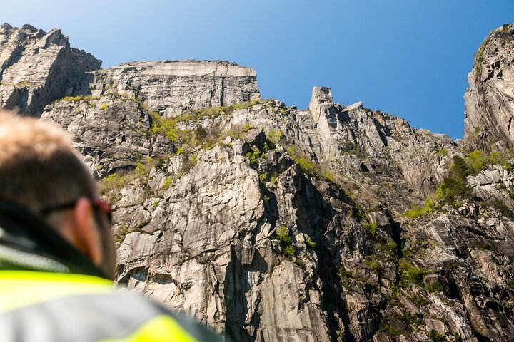 Stavanger: Guided Lysefjord Safari on Speedboat