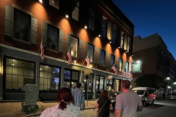 Savannah Haunted Pub Crawl Walking Tour