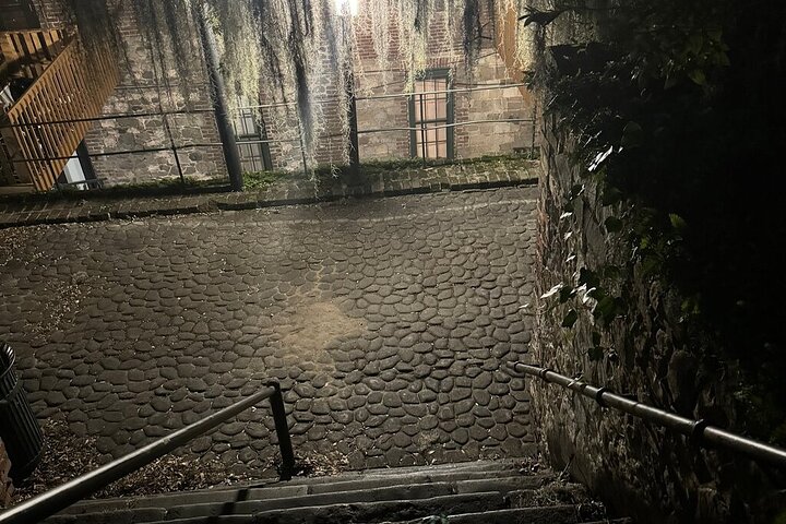 Savannah Haunted Pub Crawl Walking Tour