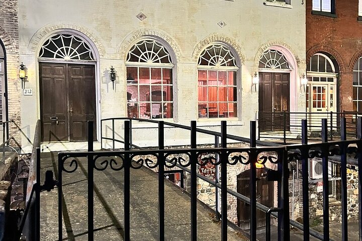 Savannah Haunted Pub Crawl Walking Tour