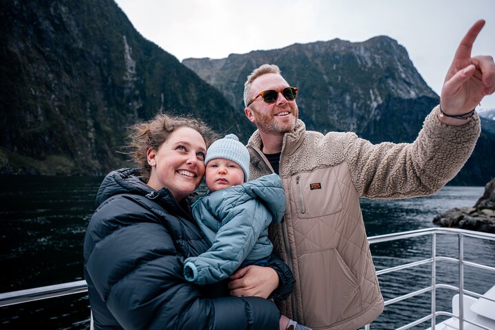 Milford Sound Coach and Cruise tour from Queenstown