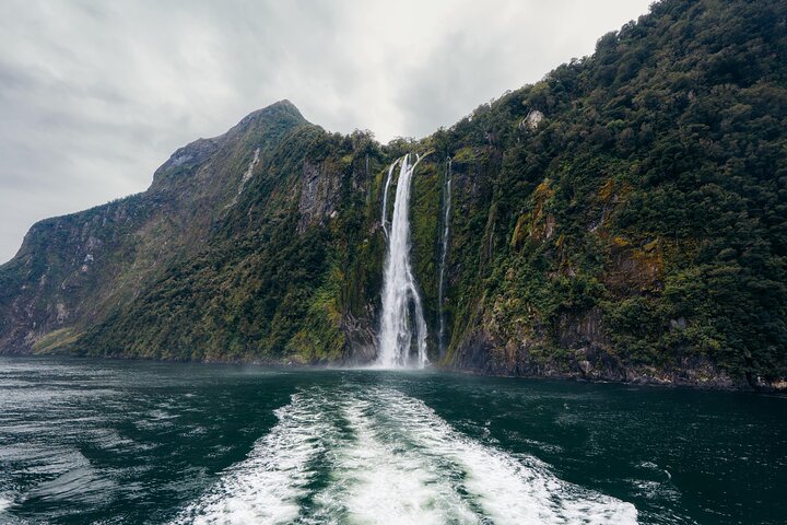 Milford Sound Coach and Cruise tour from Queenstown