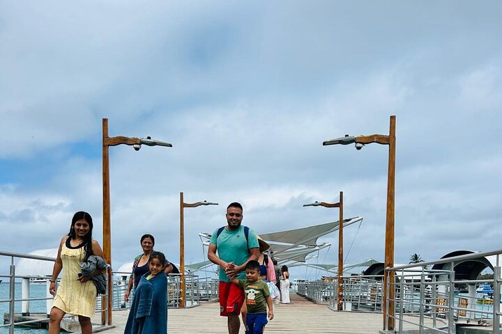 "Galapagos Discovery Premium – Bay Tour - 4 Days / 3 Nights"