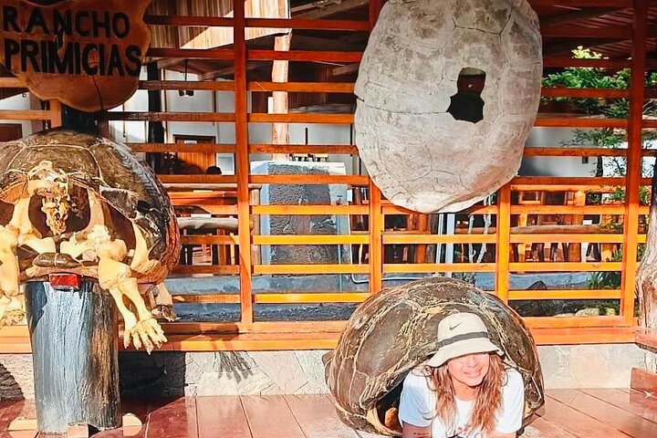 "Galapagos Discovery Premium – Bay Tour - 4 Days / 3 Nights"