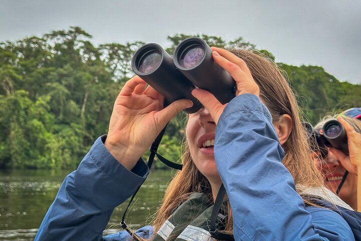 Tortuguero Sunrise Canoe Tour – Coffee, Binoculars & Wildlife