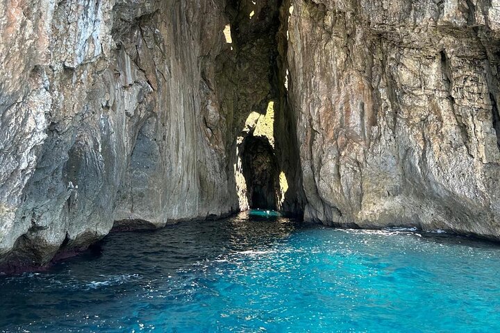 3 Hours Group Boat Tour to the Caves of Santa Maria di Leuca