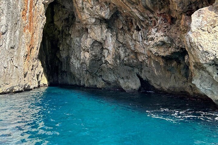 3 Hours Group Boat Tour to the Caves of Santa Maria di Leuca