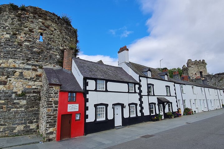 Conwy Castle & Town Highlights Walking Tour
