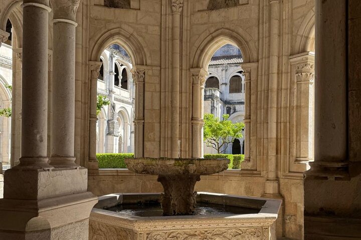 Secrets of Alcobaça: Love story and monastery