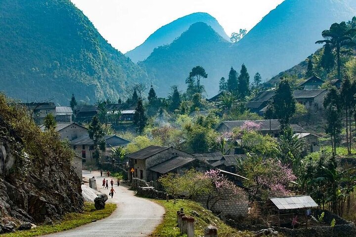 Discover Ha Giang Loop Tour 3 Day 4 Nights with EASY-RIDER