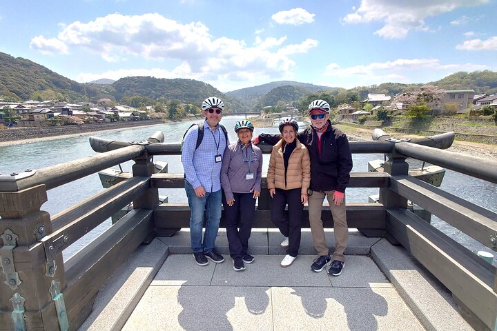 Slow Cycling Tour at Uji's Matcha Green Tea Fields and Heritage