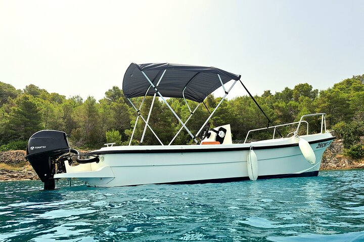 Explore by Betina boat West side of island Brac and Bobovisca