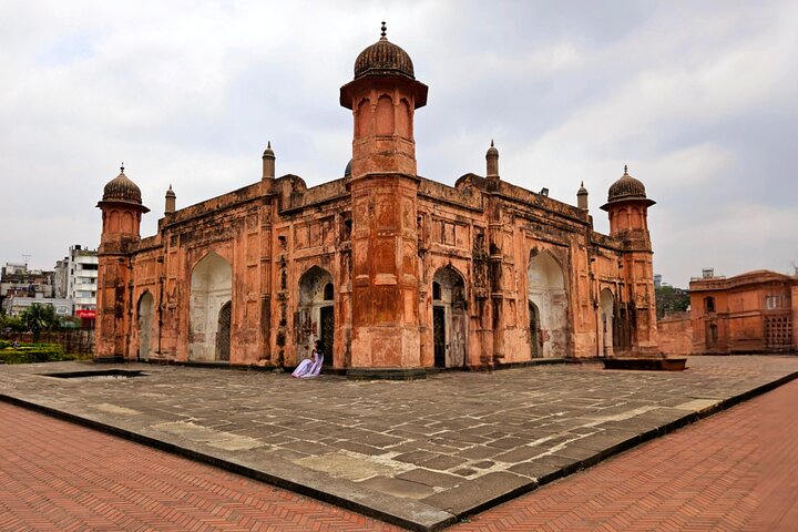 Authentic Old Dhaka Tour: Shipyard Visit & Local Life Experience