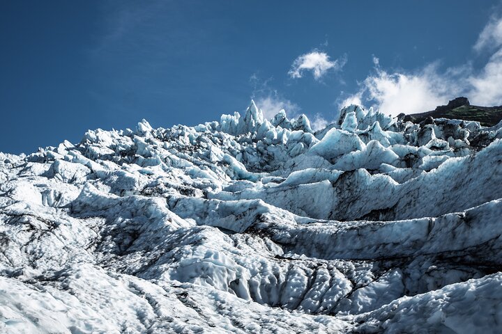 Skaftafell: 4h Small Group Glacier Hike with Guide and Transfer