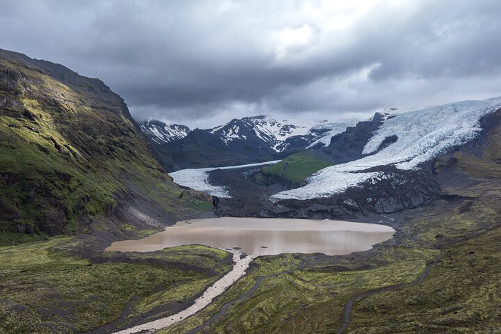 Skaftafell: 4h Small Group Glacier Hike with Guide and Transfer