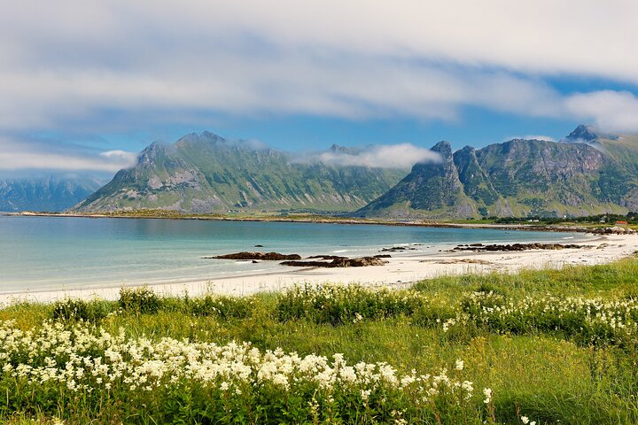 Lofoten Highlights Photo Tour - Henningsvær & Haukland