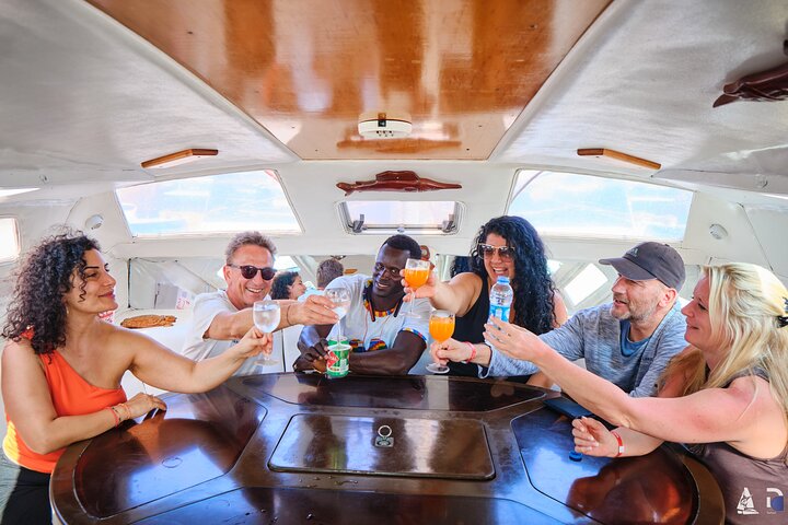 Catamaran Makaira Half Day Tour