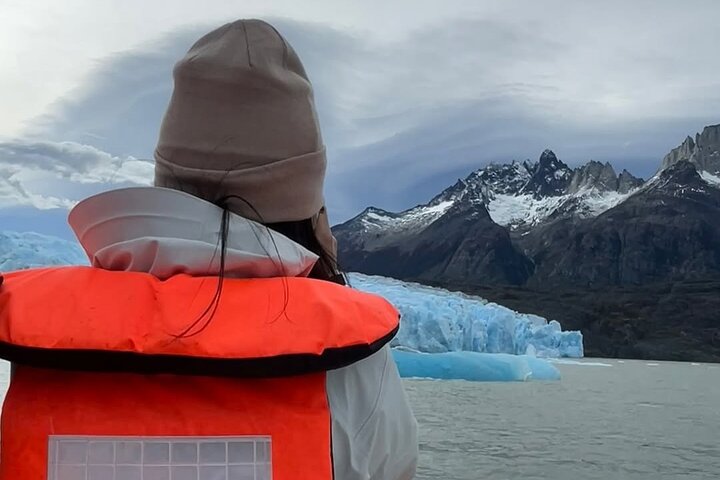 Grey Glacier Cruise with Pickup from Puerto Natales