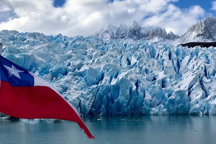 Grey Glacier Cruise with Pickup from Puerto Natales