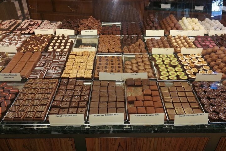 Swiss Experience: Chocolate Tasting and City Tour of Basel