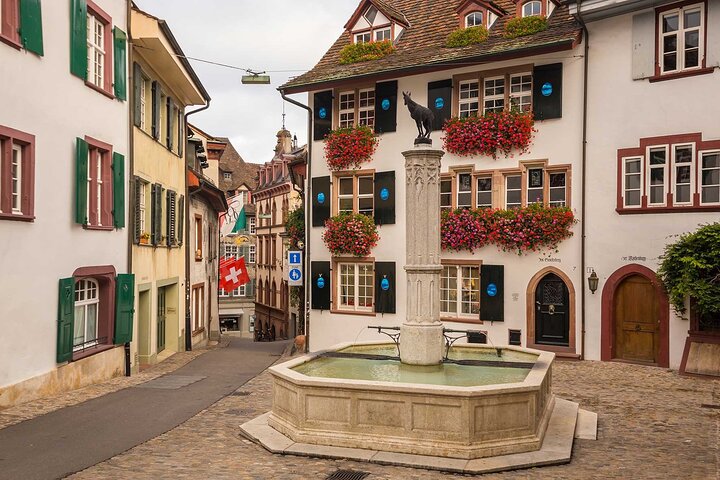 Swiss Experience: Chocolate Tasting and City Tour of Basel