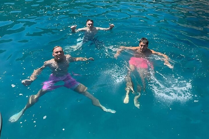 Makarska 3-Island Speedboat Tour: Blue Cave on Hvar & Blue Lagoon