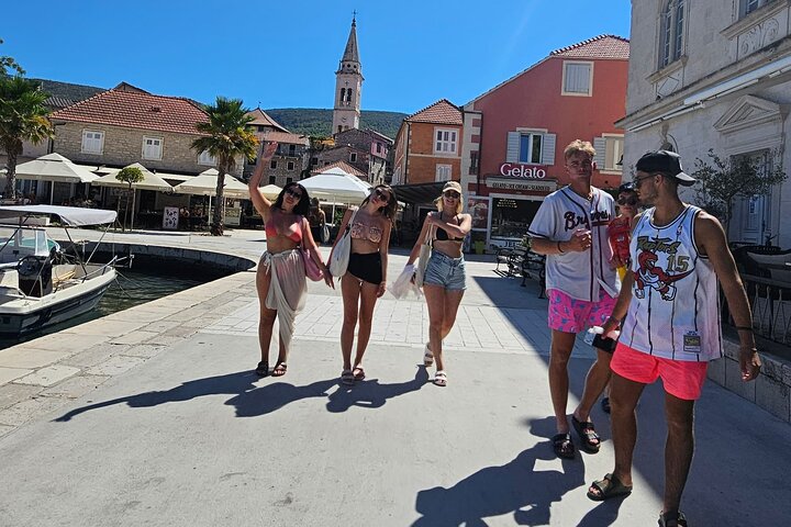 Makarska 3-Island Speedboat Tour: Blue Cave on Hvar & Blue Lagoon