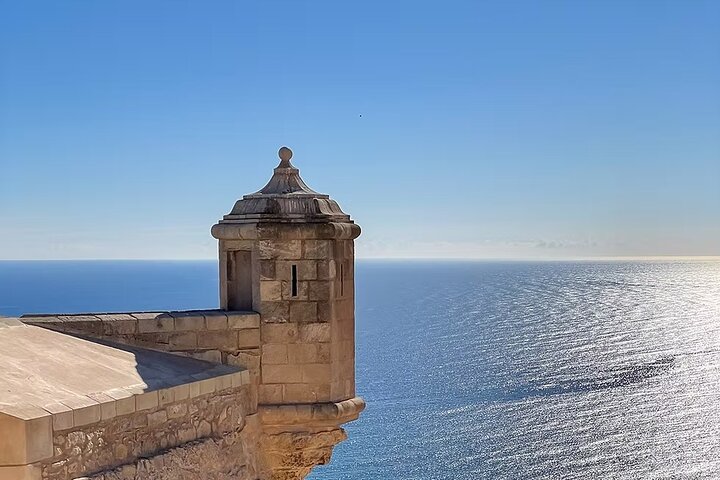 Alicante Highlights Tour for Cruise Passengers with Port Pickup
