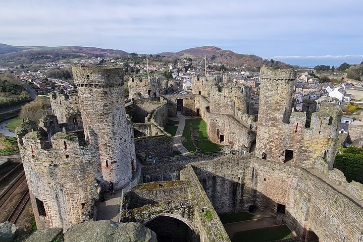 Open Group Guided Tour of Conwy Castle with an Official Guide