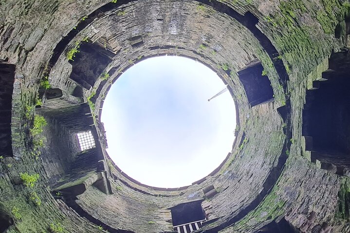 Open Group Guided Tour of Conwy Castle with an Official Guide