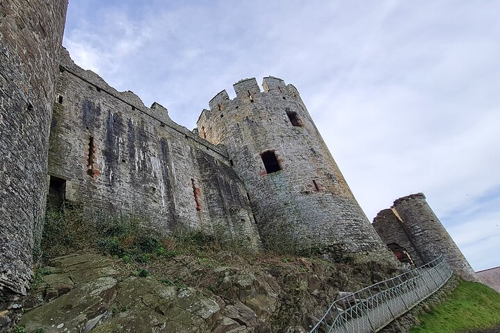 Open Group Guided Tour of Conwy Castle with an Official Guide