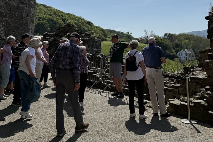 Open Group Guided Tour of Conwy Castle with an Official Guide