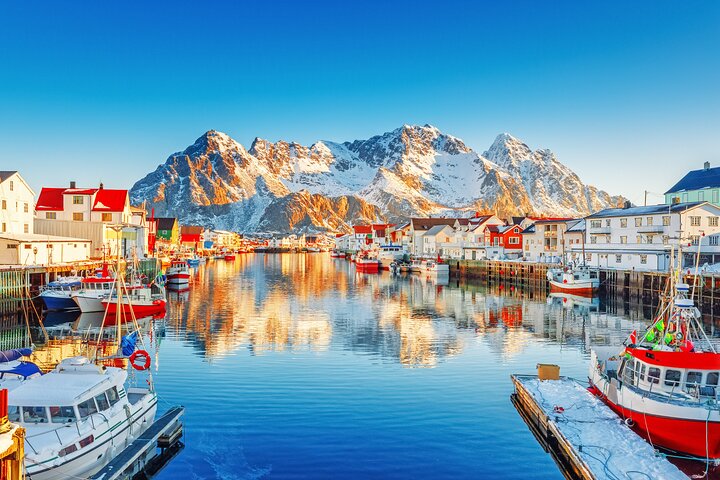 Lofoten Highlights Photo Tour - Henningsvær & Haukland