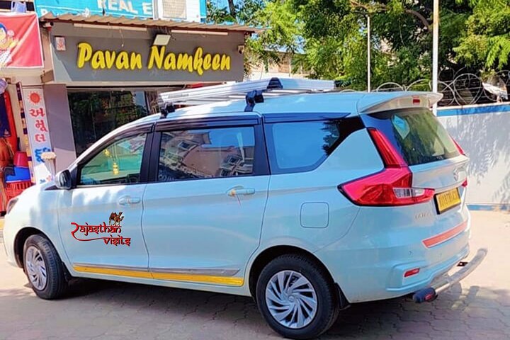 Private One-Way Transfer: Jodhpur to Jaisalmer by AC Car