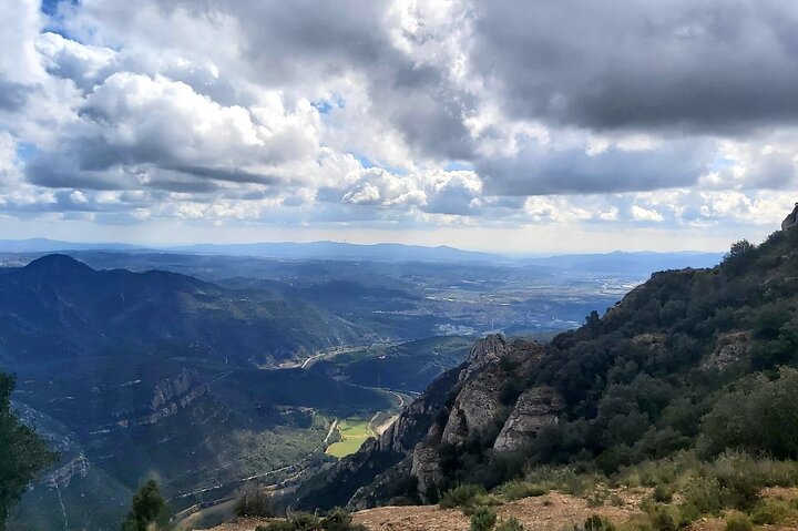 Barcelona to Montserrat Monastery: Tour, Transfers & Basilica