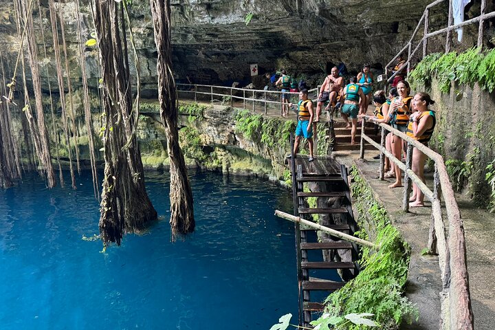 Tour Valladolid, Cenote Suytun and Cenote Oxman from Mérida