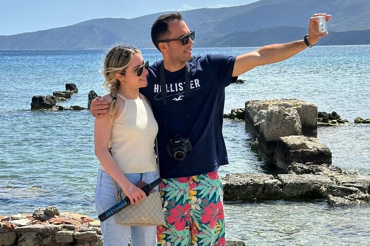 6-Hour Private Luxury Tour in Athens: Exclusively for couples