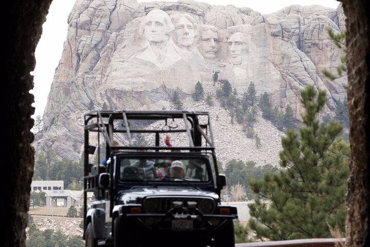 The Only Full Day - Jeep Bison Safari - W/ Lakeside Picnic Lunch