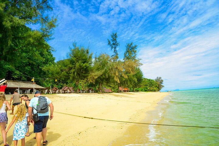 Koh Lanta 4 Islands by Private Longtail Boat with Emerald Cave
