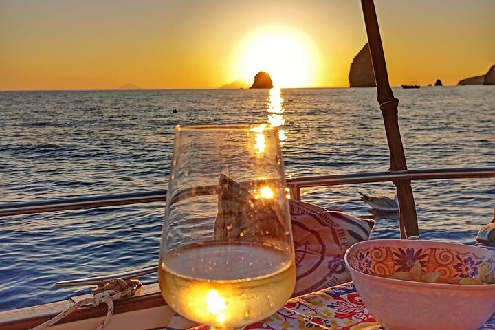 Private Boat Tour Sunset at the Faraglioni