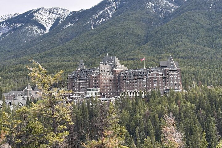 Moraine Lake & Louise & Banff Day Tour From Calgary-Canmore-Banff