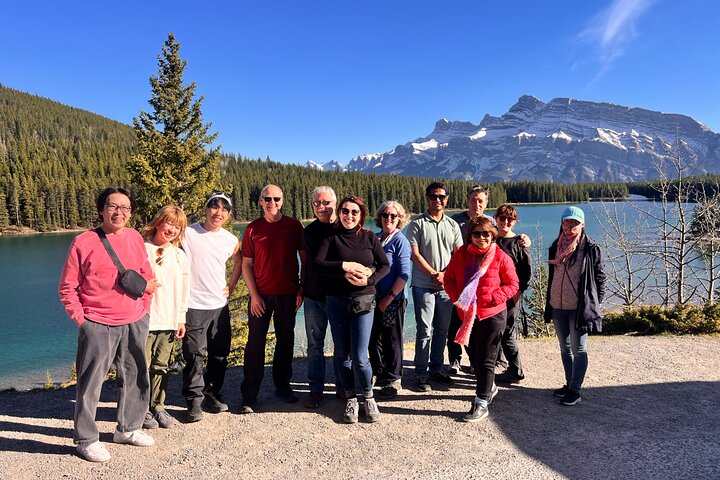 Lake Louise, Moraine , Emerald & Banff Town ,Johnston Canyon Tour